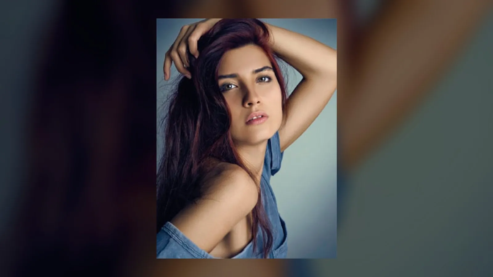 Tuba Büyüküstün, intérprete de Elif en Kara Para Aşk, en un retrato de estudio