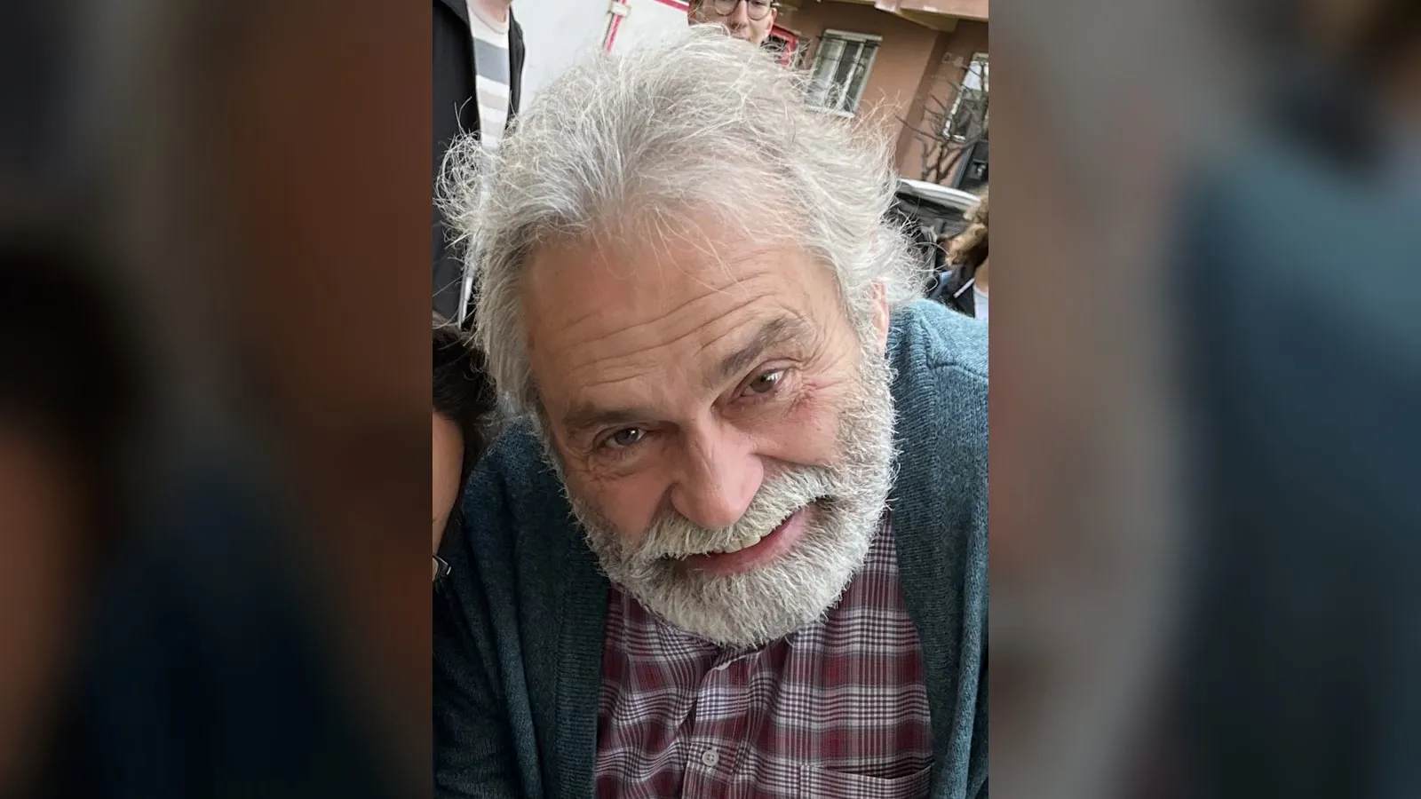 Retrato de Haluk Bilginer, ganador del International Emmy de actor por Şahsiyet en 2019